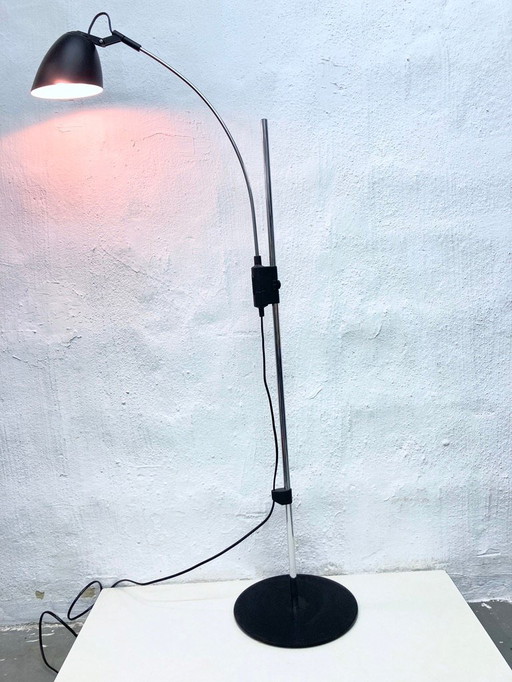 Adjustable Italian floor lamp from the 80s/90s by Veneta Lumi