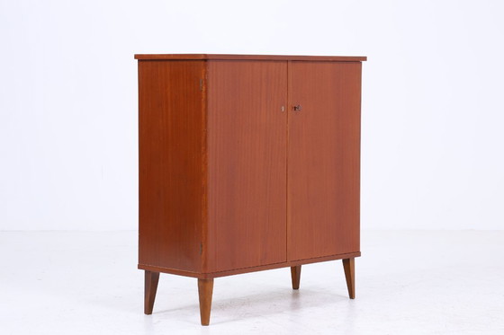 Image 1 of Armoire vintage intemporelle années 60 | Mid Century Armoire à linge tiroirs Armoire à casiers bois Rangement rétro #04-16