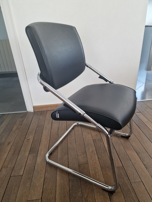 6 chaises en cuir Hülsta avec structure tubulaire