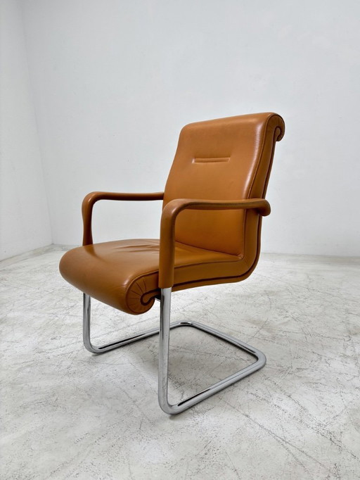 Poltrona Frau Forum