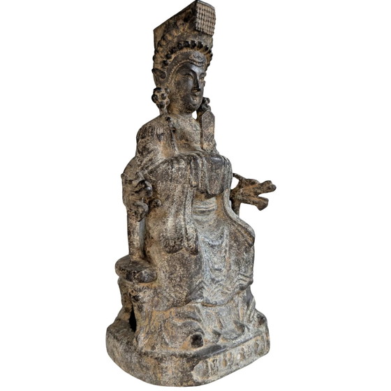 Guanyin aus vergoldeter Bronze auf Drachenthron, 18./19. Jh. – Bildhauerei (photo 2 of 10)