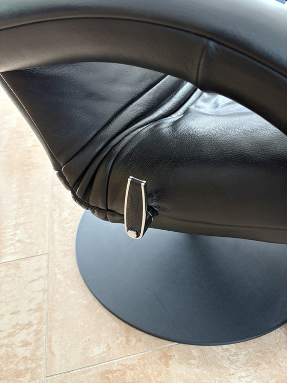 Fauteuil design Jori Yoga – Leather (photo 3 of 6)