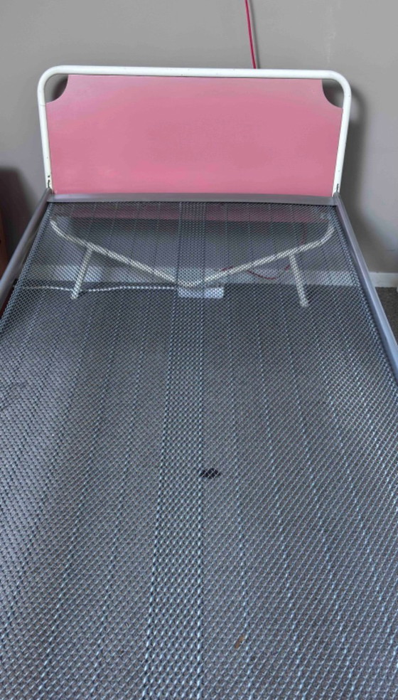 Image 1 of 2 letti, stile anni '60