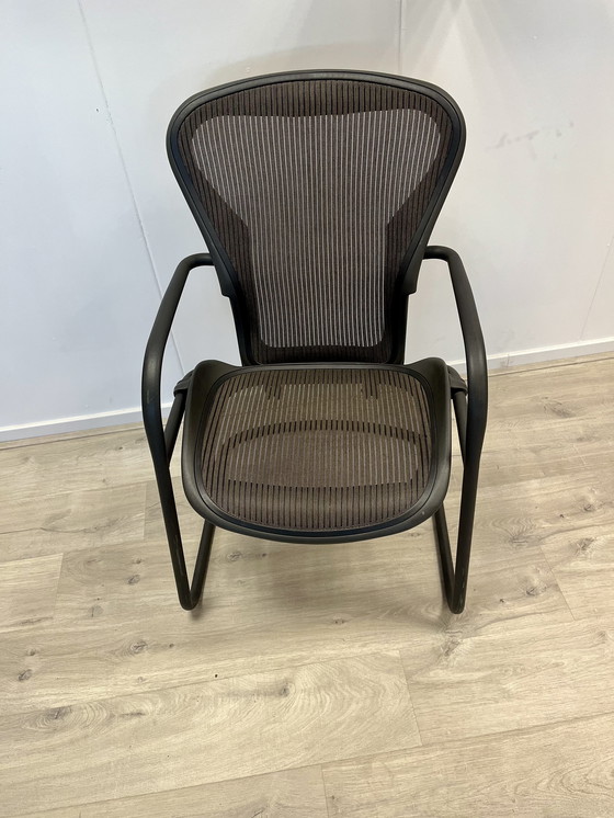 Image 1 of Chaises Herman Miller Aeron à pieds traîneaux, lot de 6