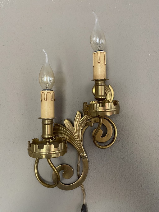 Antike goldene Lilien-Wandlampe mit Kerze