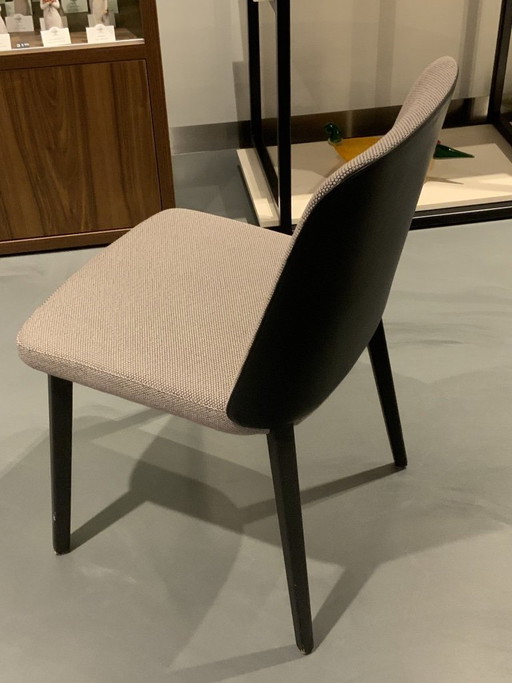 For sale: six Montis Back me up dining chairs. A design by the Dutch design brand Montis.