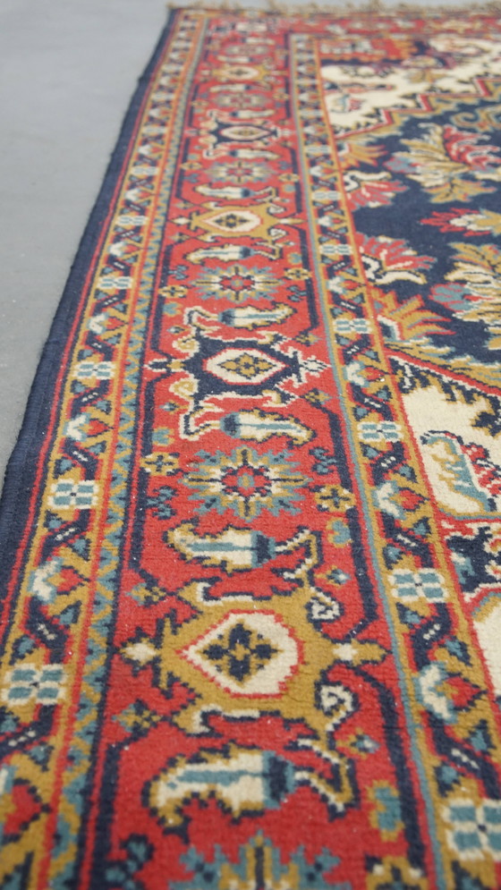 Image 1 of Vintage Vloerkleed Met Rood En Donkerblauwe Kleuren 236x170cm