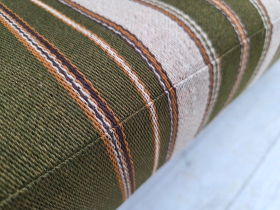 Image 1 of 1970, canapé danois 3 places, meuble en laine, bois de chêne massif.