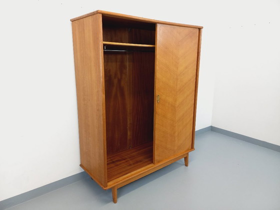 Image 1 of Vintage eikenhouten kledingkast uit de jaren 60