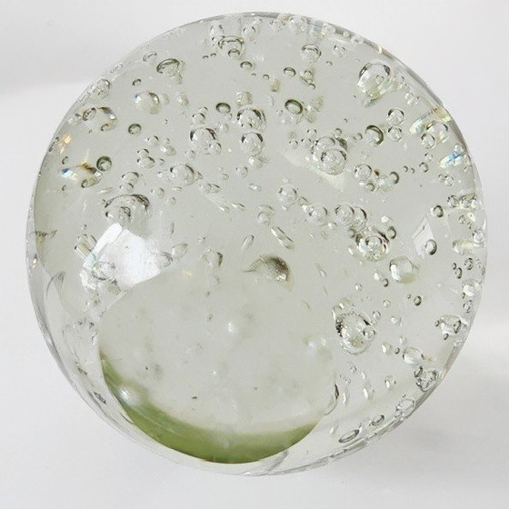 Image 1 of Presse-papier vintage en verre transparent à bulles contrôlées, 9,5 cm
