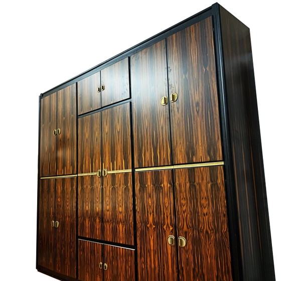Armadio italiano in Macassar e ottone di Adalberto Caraceni per Modernindustria – Brass, Italian Design (photo 2 of 10)