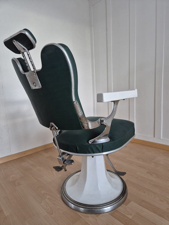 Image 1 of Scheerstoel, kappersstoel