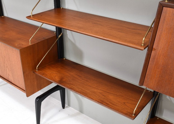 Louis Van Teeffelen Wandregal aus Teak und Messing für WEBE, Niederlande – um 1950 – Wood (photo 8 of 15)