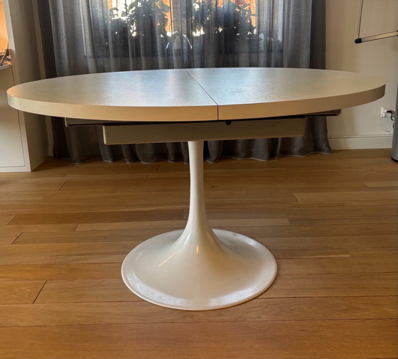 Pastoe Esstisch mit konischem Bein – Esstische, Kunststoff (photo 2 of 8)