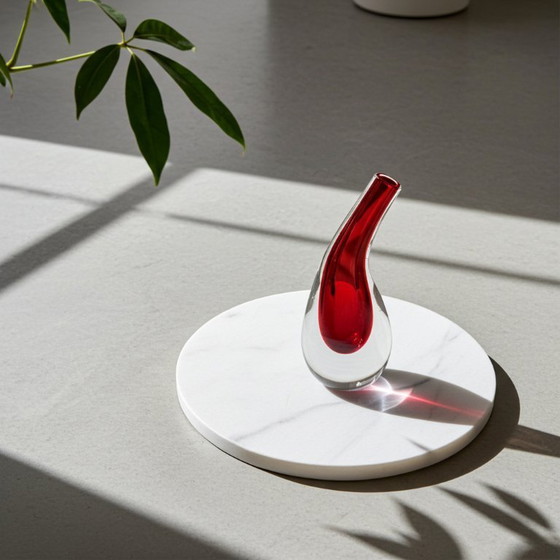 Image 1 of Jarrón de Murano de mediados de siglo, estilo moderno, con forma de gota.