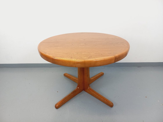 Image 1 of Tavolo da pranzo rotondo vintage in stile scandinavo degli anni '60/'70 in olmo chiaro con prolunghe