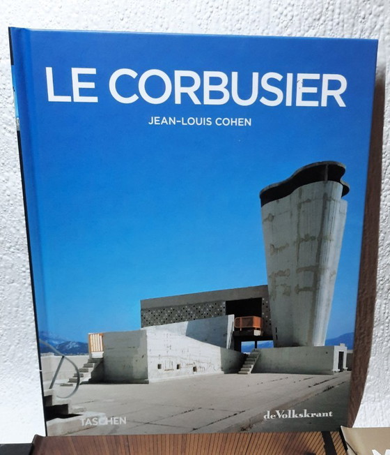 Image 1 of (W042) Coffret de livres Taschen Volkskrant : Mies van der Rohe, Eames, Bauhaus, Le Corbusier etc.