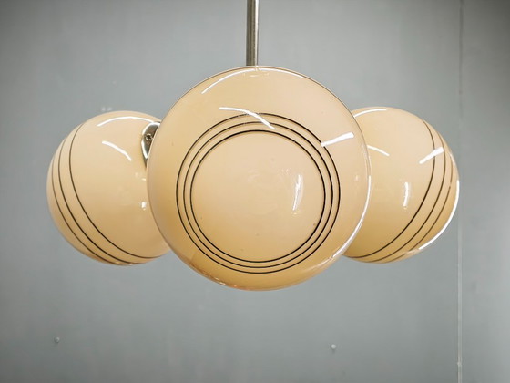 Image 1 of Art Deco kroonluchter van chroom en gedecoreerd crèmekleurig glas, jaren 1930