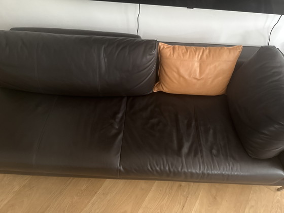 Image 1 of Design Aikon en cuir sur un modèle 4 places de série