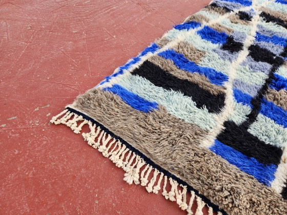 Image 1 of Grand tapis berbère marocain fait main 300×130 cm – Chemin de table vintage en laine – Motif géométrique tribal bleu