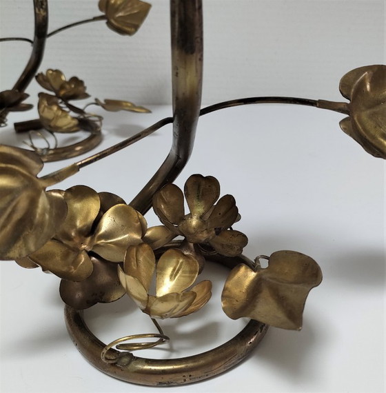 Image 1 of coppia di candelieri in ottone con decoro floreale vintage