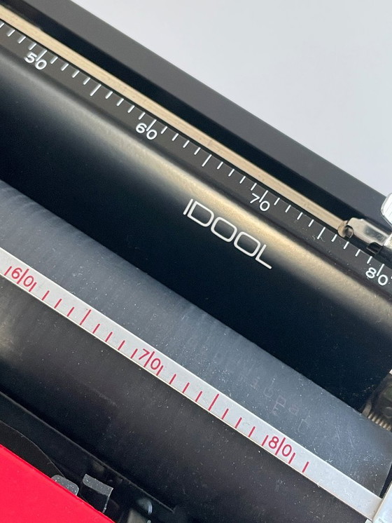 Image 1 of Machine à écrire vintage Sperry Remington Idol rouge années 1980, style rétro