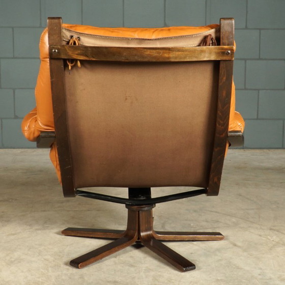 Skandinavischer Drehsessel aus der Mitte des 20. Jahrhunderts – cognacfarbenes Leder – 1970er Jahre – Canvas (photo 4 of 12)