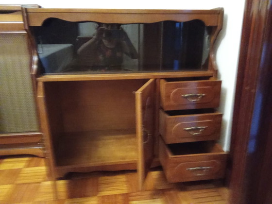 Classic wooden sideboard cabinet / display case in perfect condition, Artisan, Crystal, Brown (photo 5 of 6)