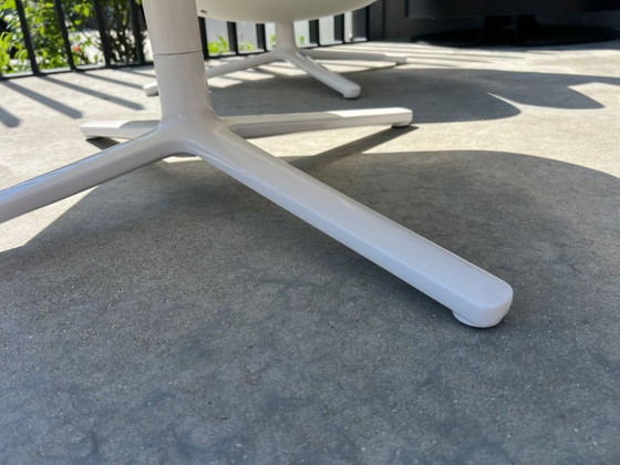 Image 1 of Vitra Grand repos met ottoman