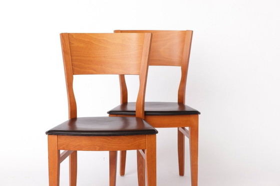 Image 1 of Set di 4 sedie italiane di DAL1923, anni '80, legno di olmo, similpelle nera