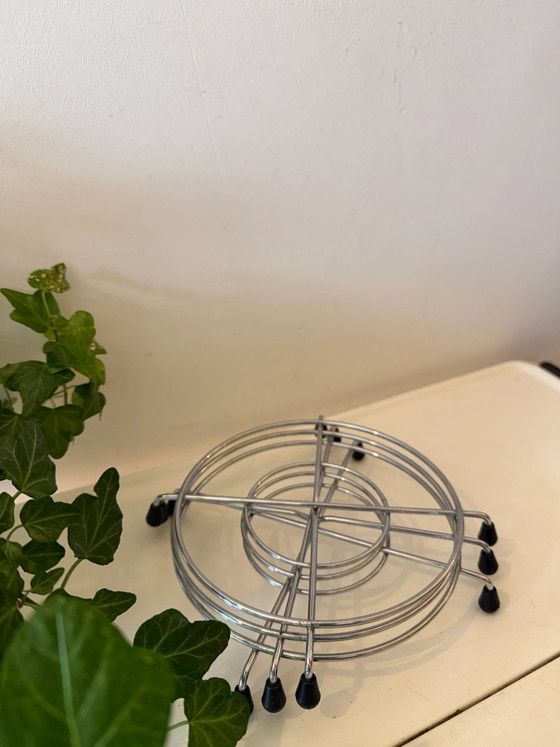 Set di 3 sottobicchieri cromati anni '70 – Accessori da tavola, Rubber, Chrome, Vintage (photo 5 of 5)
