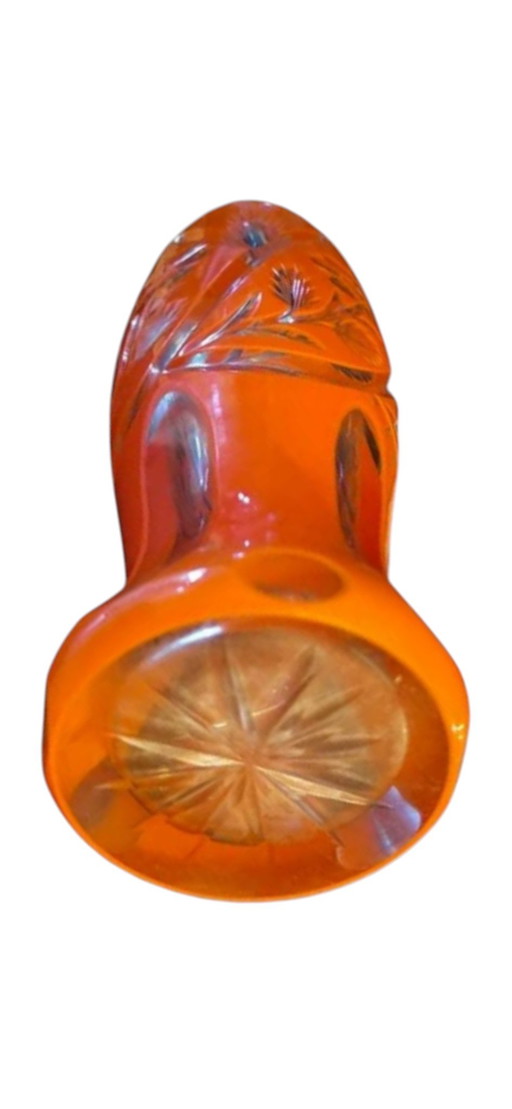 Böhmische Überfangglas-Vase um 1900 – geschliffenes Bleikristall in Orange-Rot (21,5 cm)