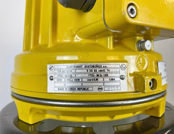 Image 1 of Lampada antideflagrante industriale gialla con paralume smaltato nero, anni '90