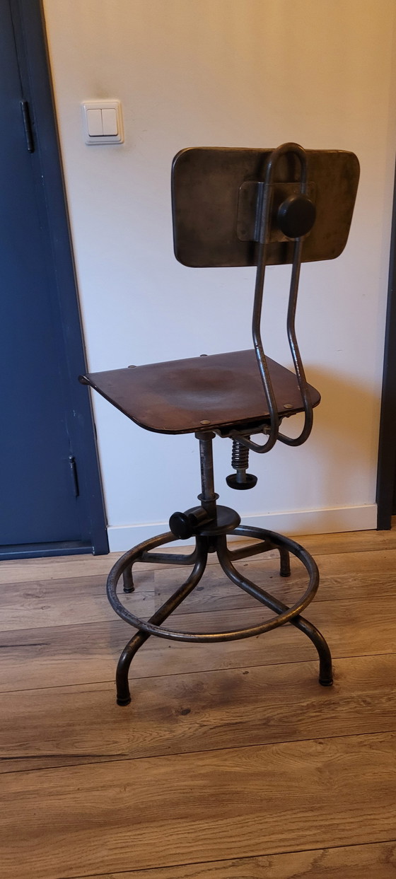 Image 1 of Antieke bureaustoel