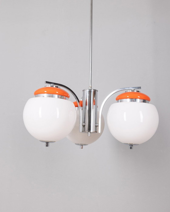 Image 1 of Vintage kroonluchter 70s Oranje Metaal en Glas Italiaans Ontwerp