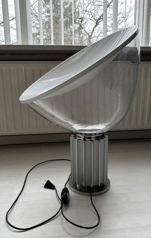 Lampada da tavolo Flos Taccia