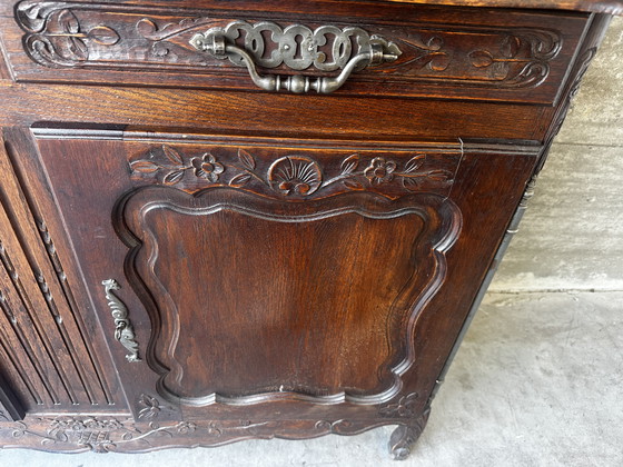 Image 1 of Tweedelig, gebeeldhouwd eikenhouten buffet/dressoir - Lodewijk XV-stijl, 19e eeuw