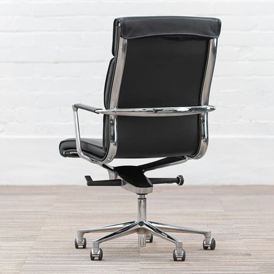 Image 1 of Icf Una Chair Executive Directiestoel