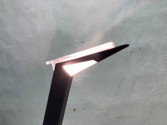 Image 1 of Italiaanse halogeen tafellamp jaren 80 90 design postmodern ruimtetijdperk