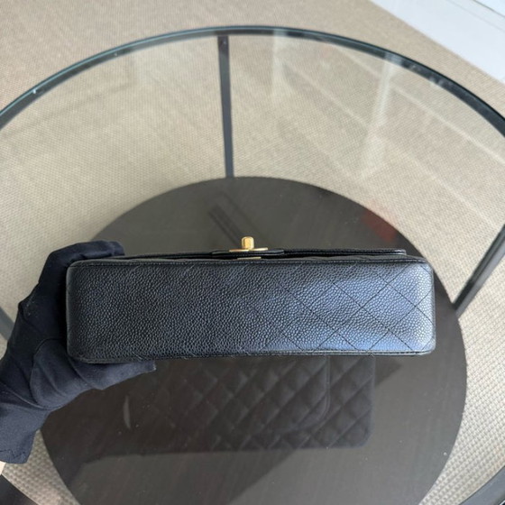 Image 1 of Borsa Chanel Classic Flap Medium - Caviar 25CM trapuntata nera con finiture dorate