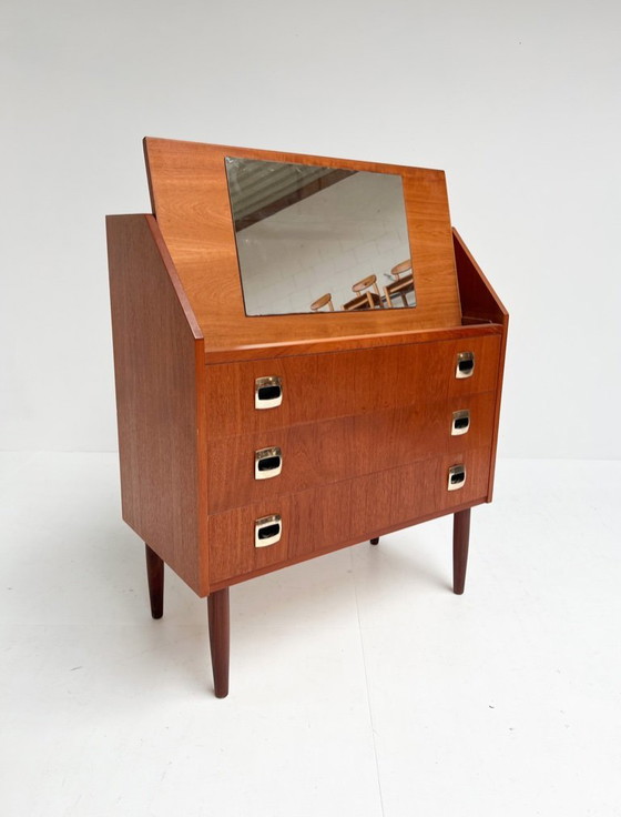 Image 1 of Charmanter dänischer Sekretär oder Schminktisch, 1960er Jahre