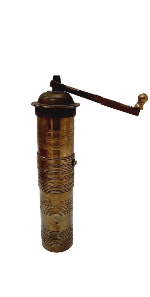 Molinillo de café turco antiguo de latón