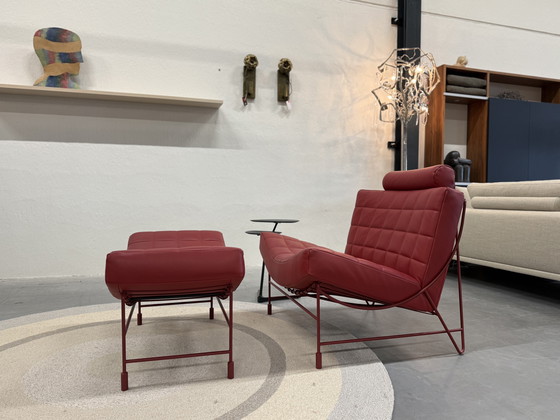 Image 1 of Leolux Volare Fauteuil met voetenbank rood leer 