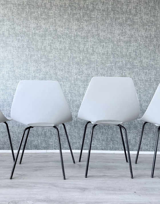 Image 1 of 4x chaises Tonneau vintage design by Pierre Guariche