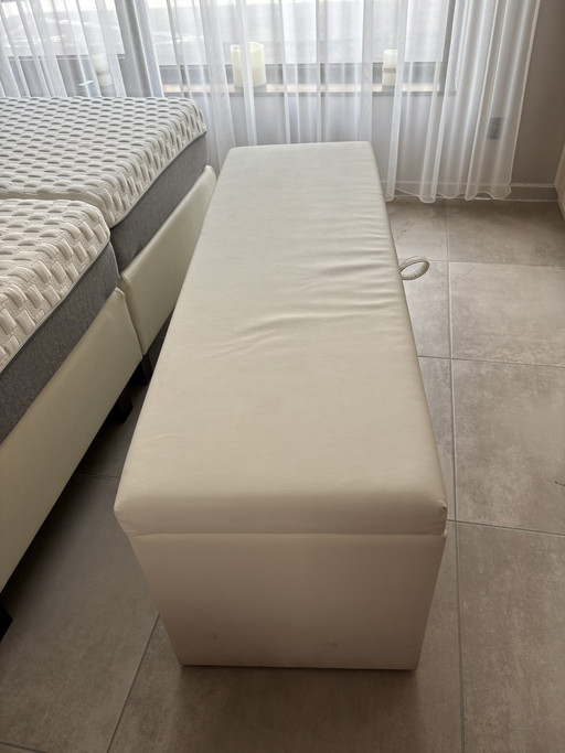 Repose-pieds avec grand espace de rangement