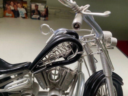 Harley Davidson realizzata a mano (altezza 22 cm - larghezza 35 cm)