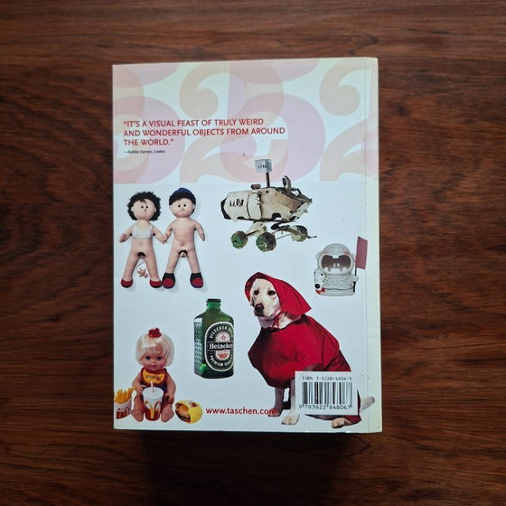 Image 1 of Bildband „1000 außergewöhnliche/gewöhnliche Objekte“. Taschen 2005