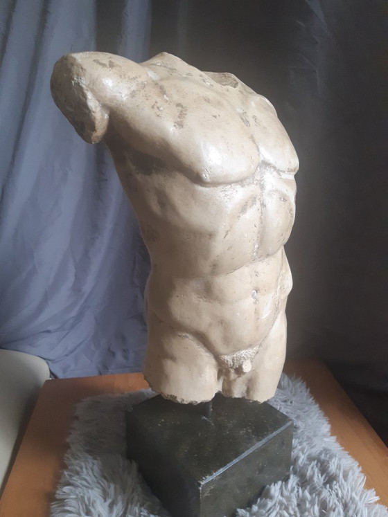 Image 1 of Atelier Gebr. Van Paridon – Torse classique de discophore sur socle en marbre – Vers 1950