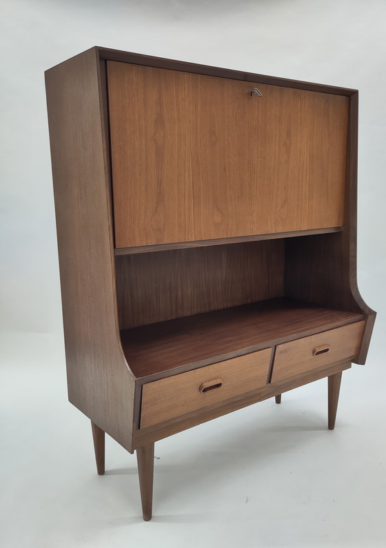 Image 1 of Vintage teakhouten Highboard