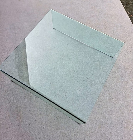 Image 1 of Curved glass coffee table 100 x 100